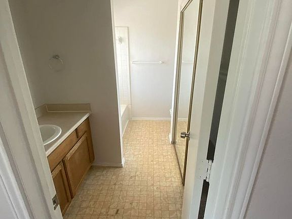 4th image of 713 Westover Dr
