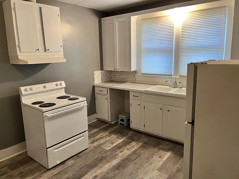 926 Davis St — Photo 3