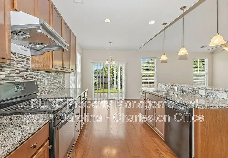 481 Gianna Ln — Photo 7