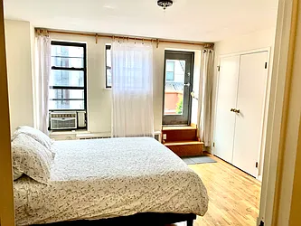 Rented by R New York