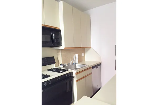 Rented by Fox Residential Group | media 11