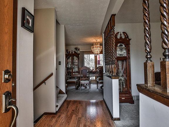 3rd image of 6295 Moundview Pl