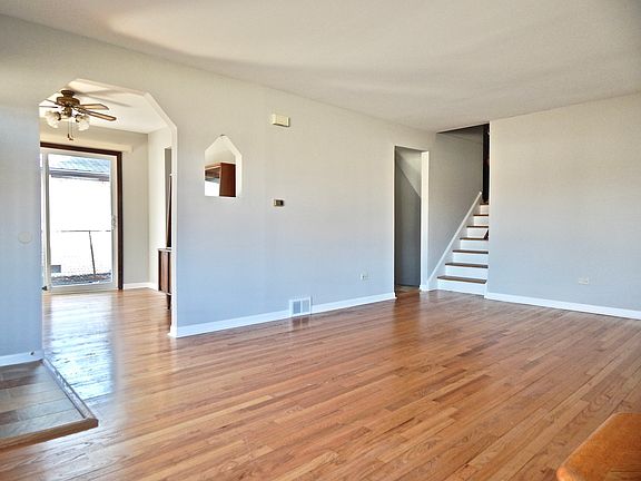 5th image of 6037 W 99th St