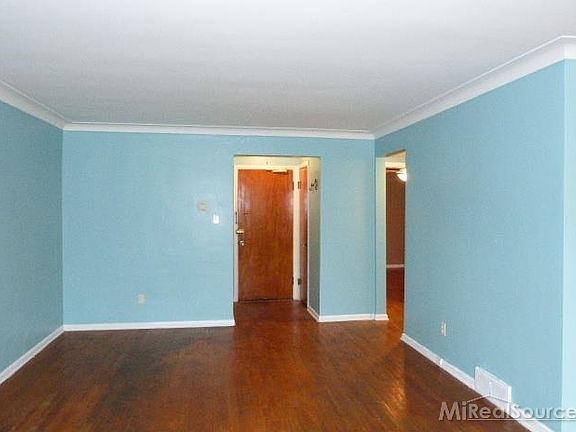 3rd image of 21417 Kingsville St APT 107
