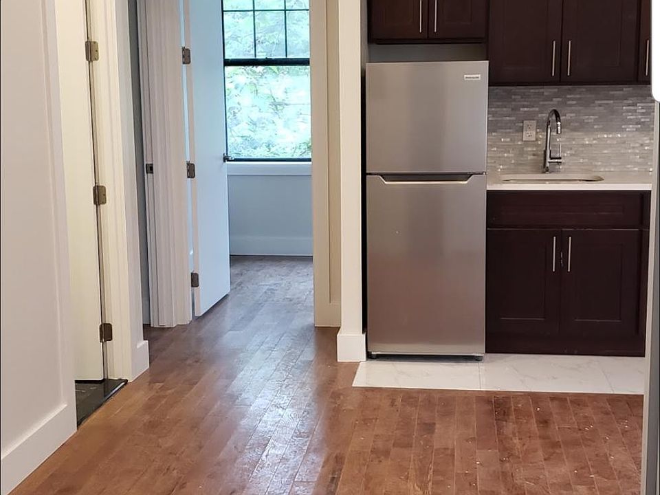 2nd image of 1429 Teller Ave #2F