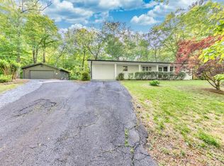 951 Epperson Rd, Canton, GA 30115