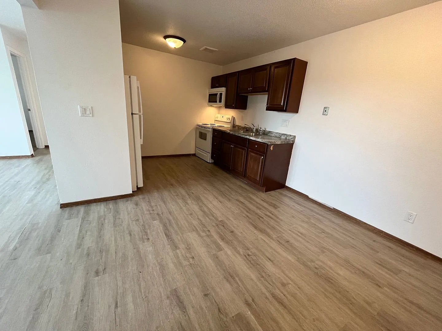 3304 S Kiwanis Ave — Photo 3