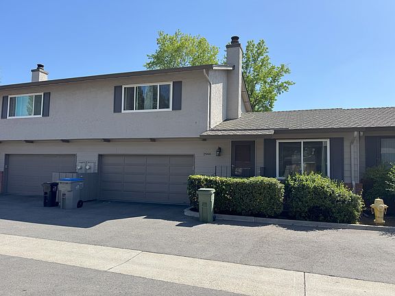 2nd image of 2944 Moorpark Ave