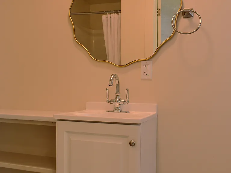 602 Blaine St — Photo 12
