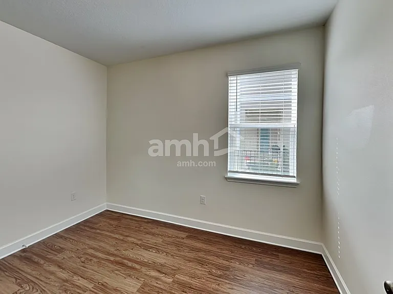 323 Pine Terrace Dr — Photo 16