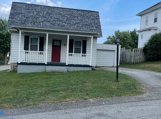 8 Beaver Rd, Jeannette, PA 15644