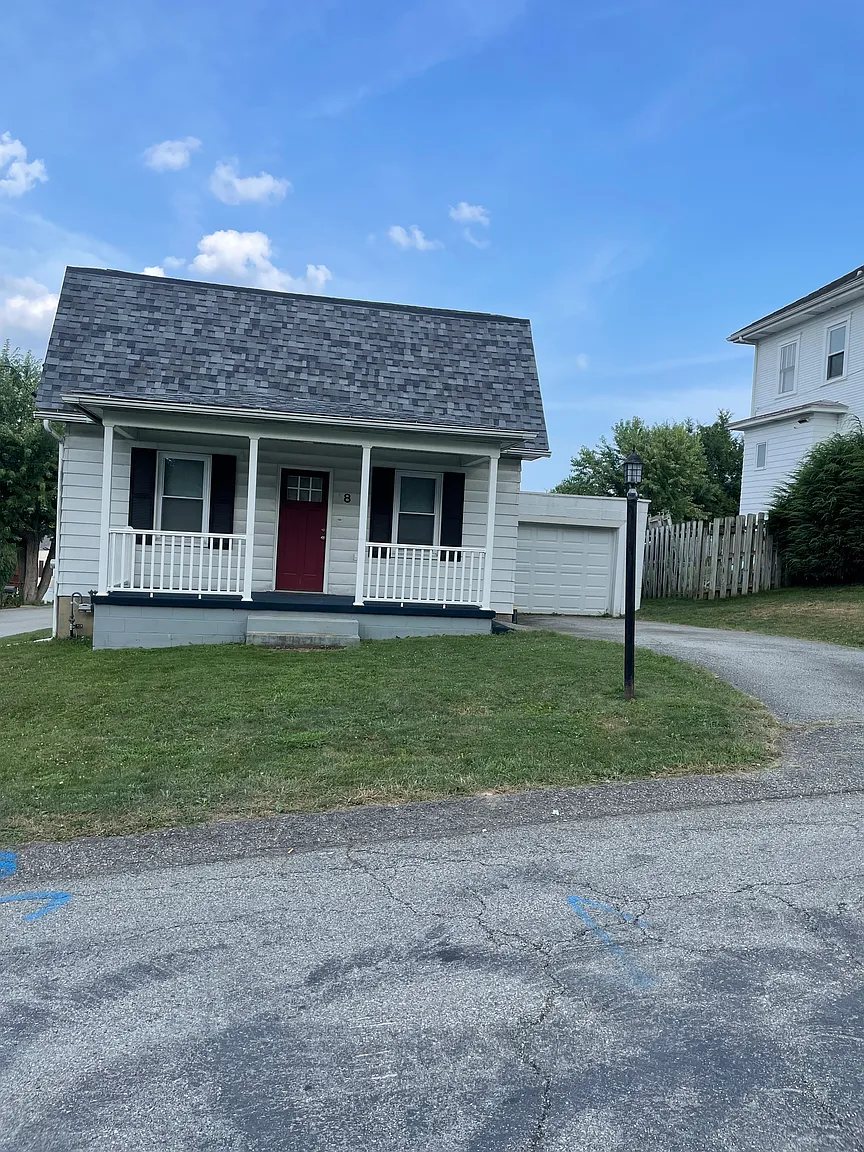 8 Beaver Rd photo 1