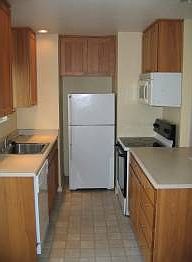 3rd image of 504 Monterey St