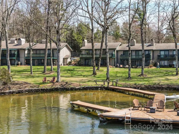 28 Toxaway Pt, Lake Toxaway, NC 28747
