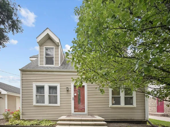 2158 Elmira Ave, Des Plaines, IL 60018