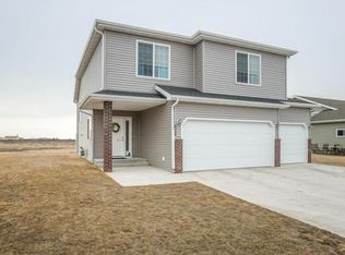 4208 19th St S, Moorhead, MN 56560
