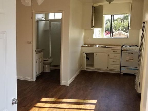4th image of 13915 Lemoli Ave APT 120