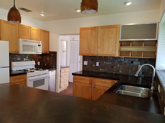 4th image of 1549 W Edgemont Ave