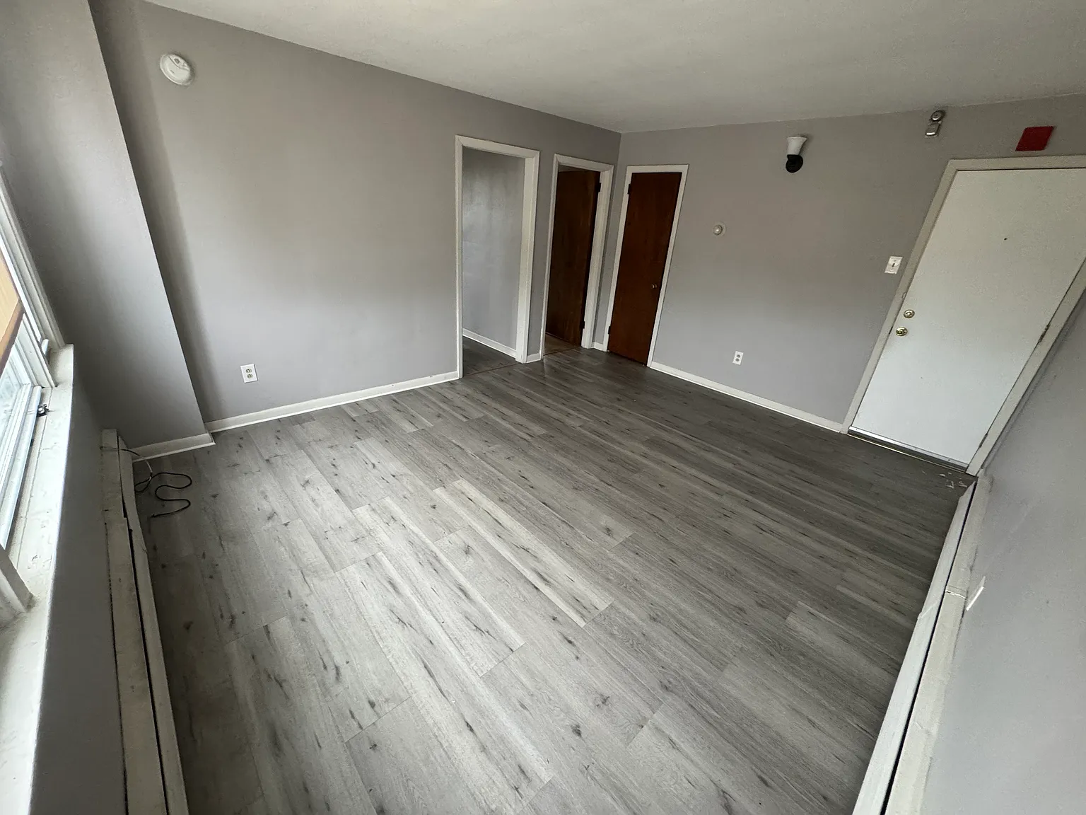 1 bed, 700 sqft, $1,200 — Photo 2