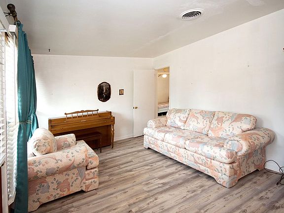 5th image of 3670 Weems Rd