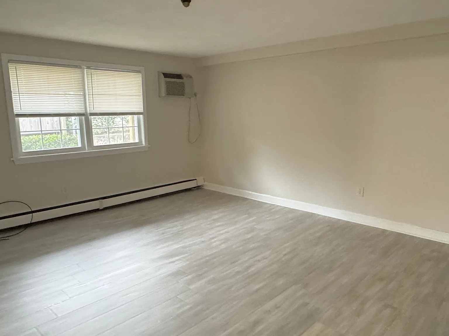 1 bed, 722 sqft, $1,700 — Photo 3