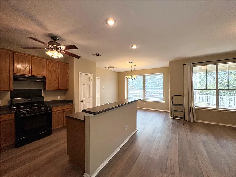 800 Bull Creek Pkwy — Photo 11