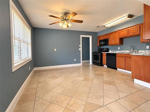 2nd image of 140 Johns Hopkins Dr