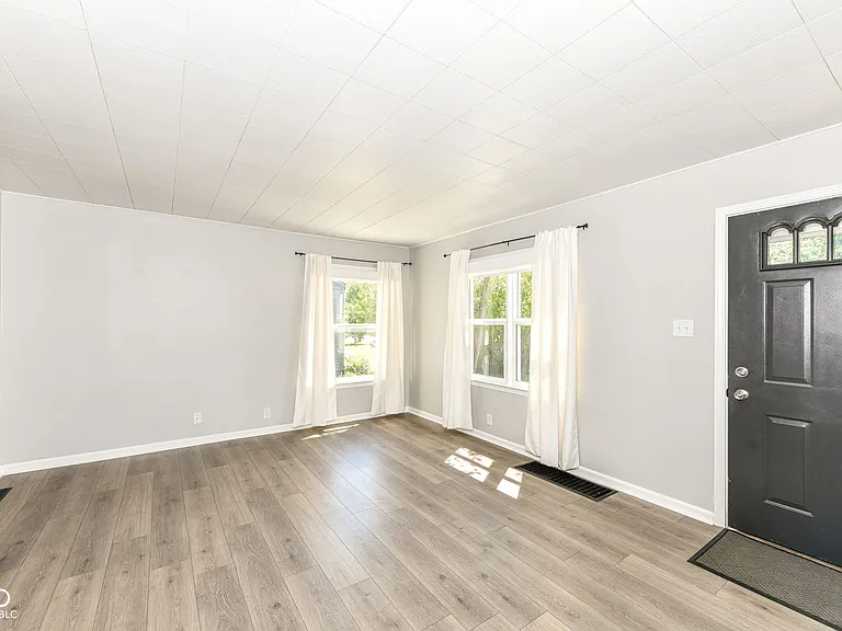 5301 Evanston Ave — Photo 3