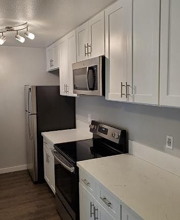 1 Bedroom: Kitchen, 1st floor
