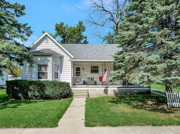 112 E Illinois St, Sibley, IL 61773