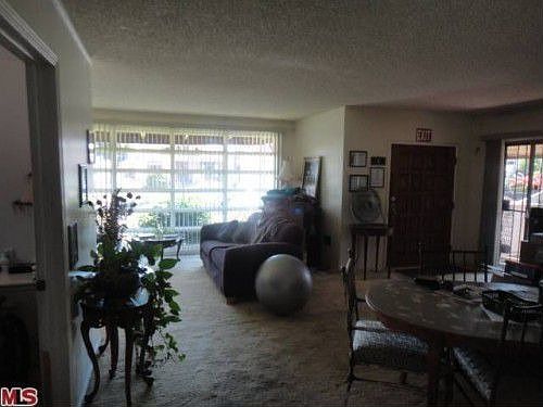 2nd image of 1133 W 40th Pl