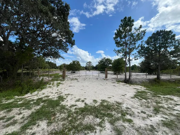 16916 NW 262nd Street, Okeechobee, FL 34972