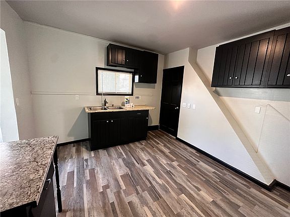 4th image of 50 Sherwood Ave