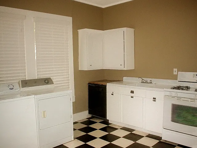 218 N Windomere Ave #B — Photo 8