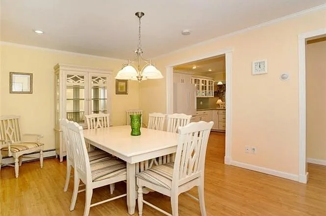 4 bed, 1700 sqft, $5,750 — Photo 4