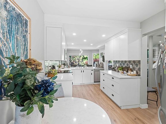 4th image of 11737 236th St #23
