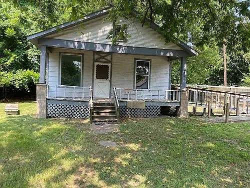 1017 N F St Photo 1