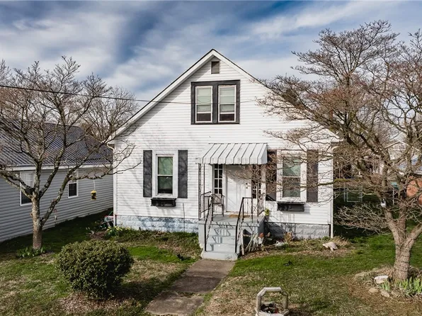 821 28th St, Vienna, WV 26105