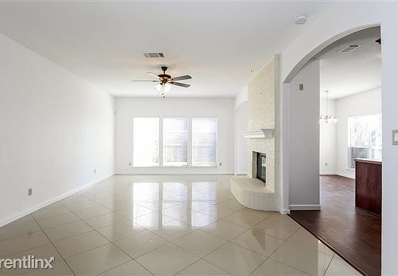 04-LivingRoom