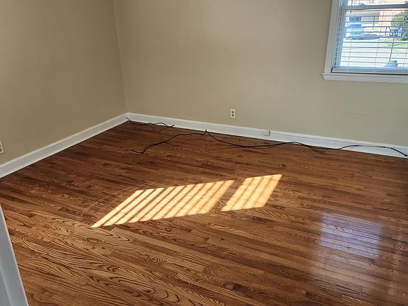 4th image of 2210 Gerald Ct APT 4