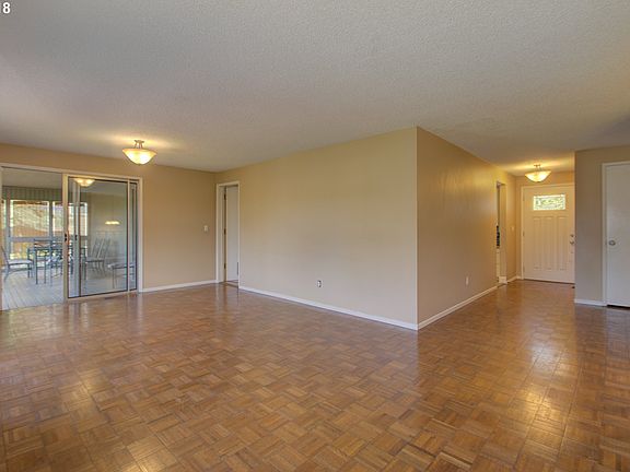 4th image of 3104 NE 43rd St