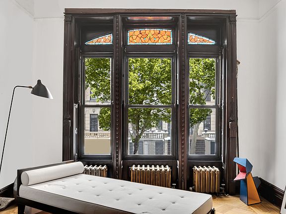4th image of 407 Stuyvesant Ave #1