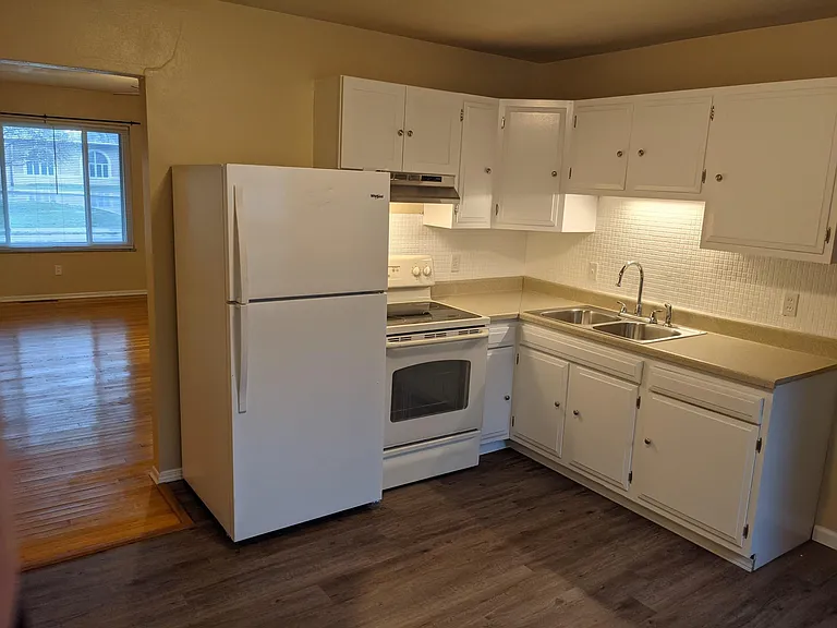 411 Joseph Dr — Photo 5