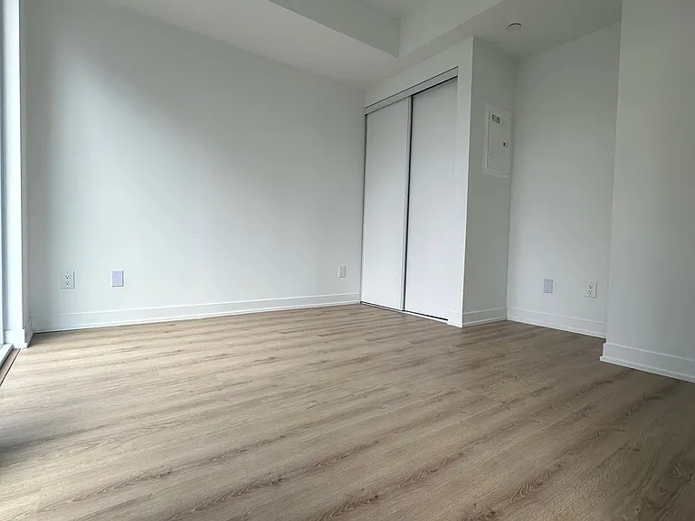 319 Jarvis St #702 — Photo 5