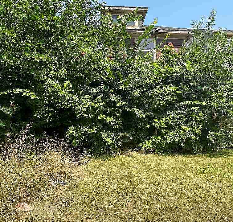 5090 Larchmont