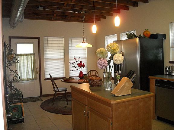 5th image of 3388 Beechwood Ave #2