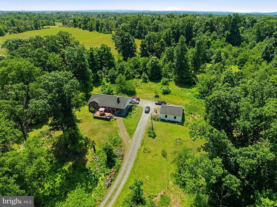 1st image of 10 Sheridan Ln