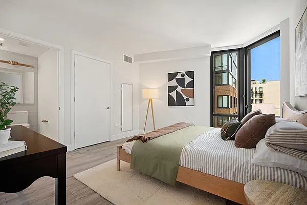 Bedroom, photo 1