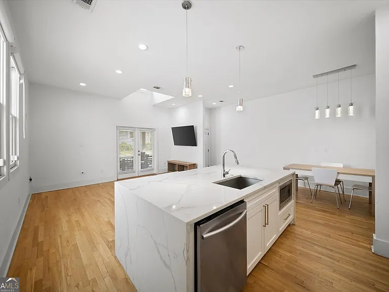 655 McGruder St NE — Photo 8