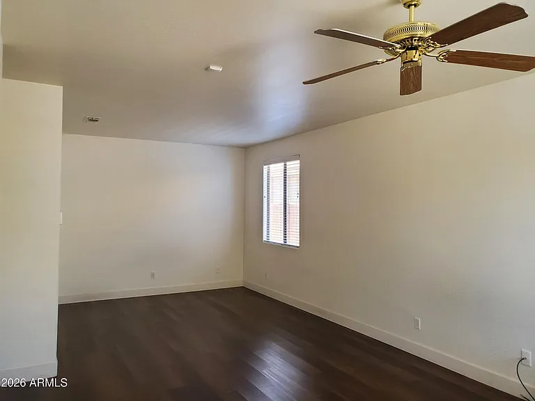 2430 E Darrel Rd — Photo 32